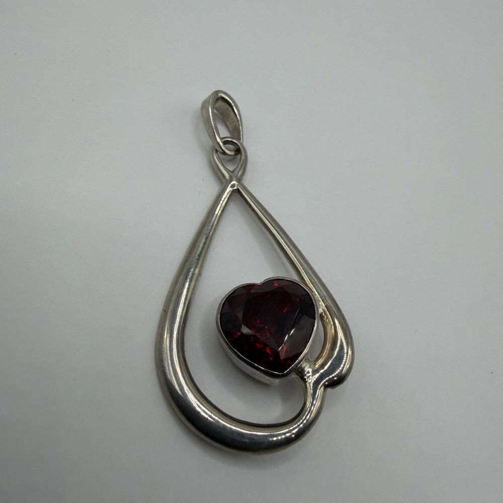 925 Sterling Silver Red Quartz Heart Pendant Modernist Teardrop 4.1g
